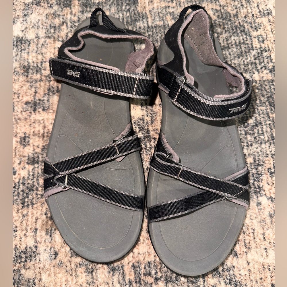 Teva Sandals Size Women’s 8
